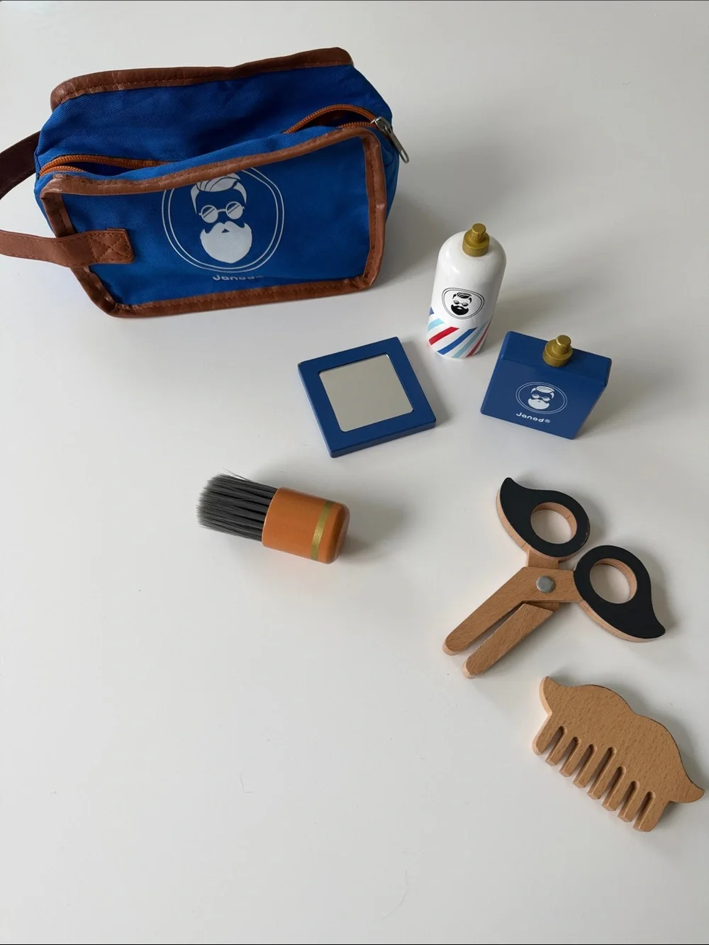 Boys Janod barber play set, GUC